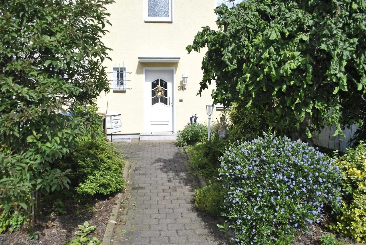 gemütliche Zimmer im Einfamilienhaus Köln 0*,