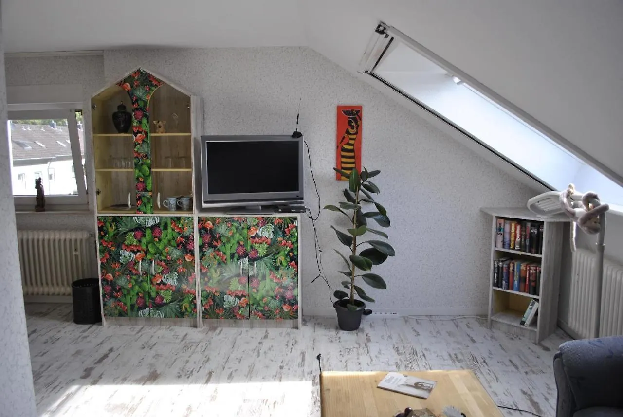 Apartment gemütliche Zimmer im Einfamilienhaus Köln