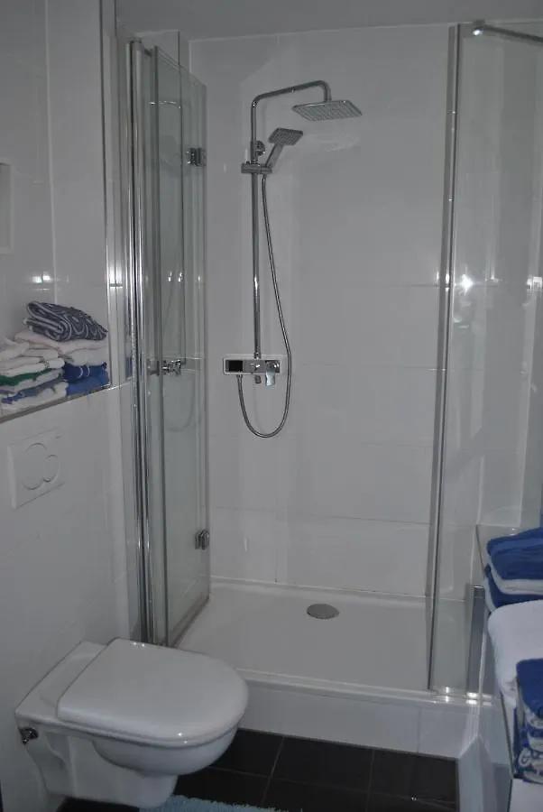 gemütliche Zimmer im Einfamilienhaus Köln Apartment